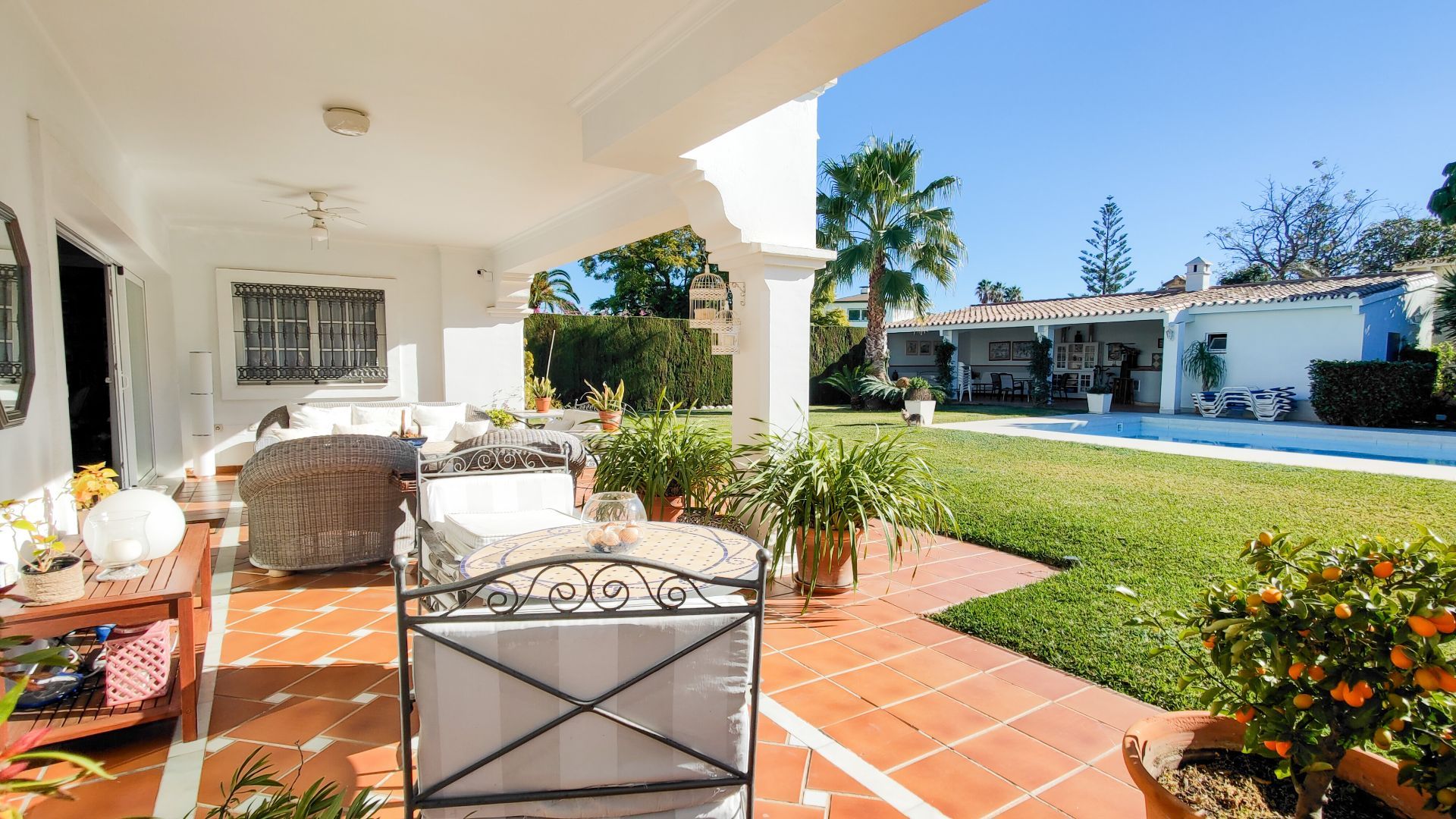 5 Bed - Villa for Sale in Estepona