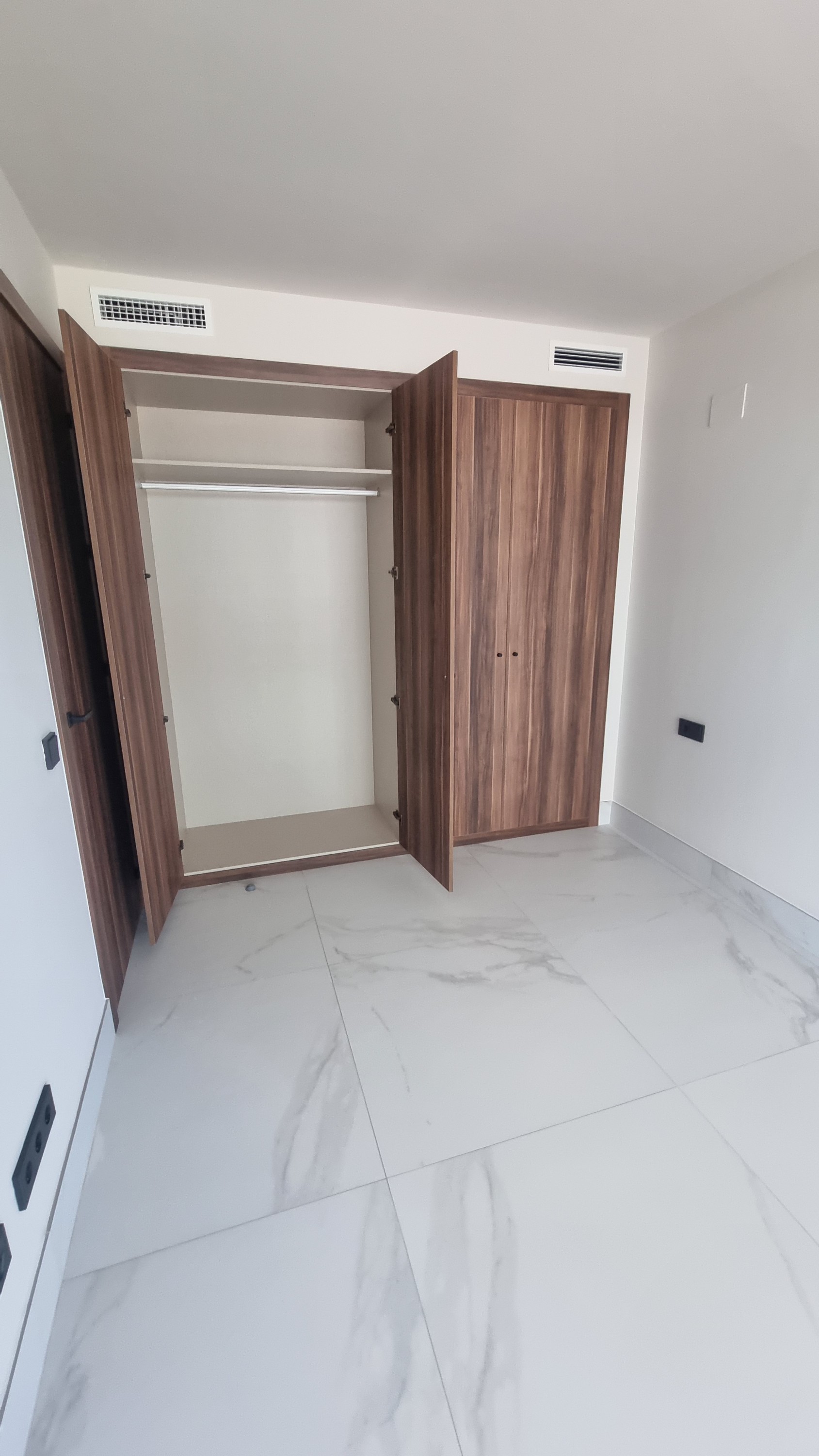 Piso de 3 Dormitorios y 2 Baños en venta en Nueva Alcántara, San Pedro de Alcántara