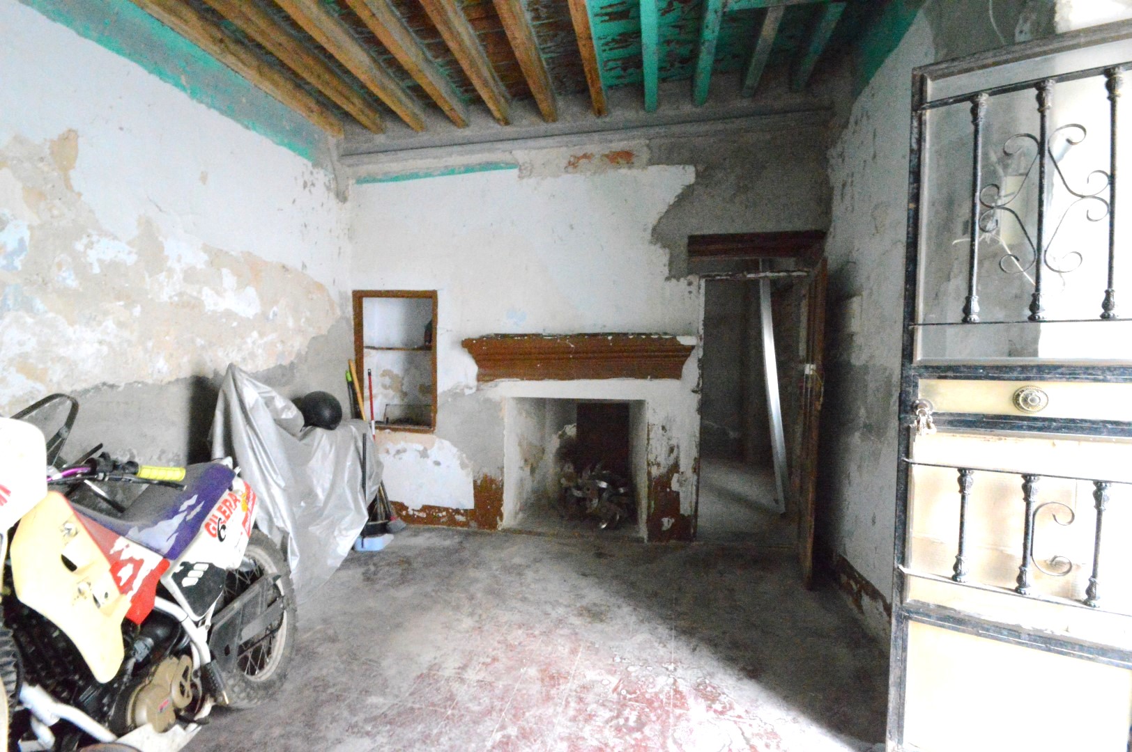 Casa Adosada de 3 Dormitorios y 1 Baño en venta en Albuñuelas