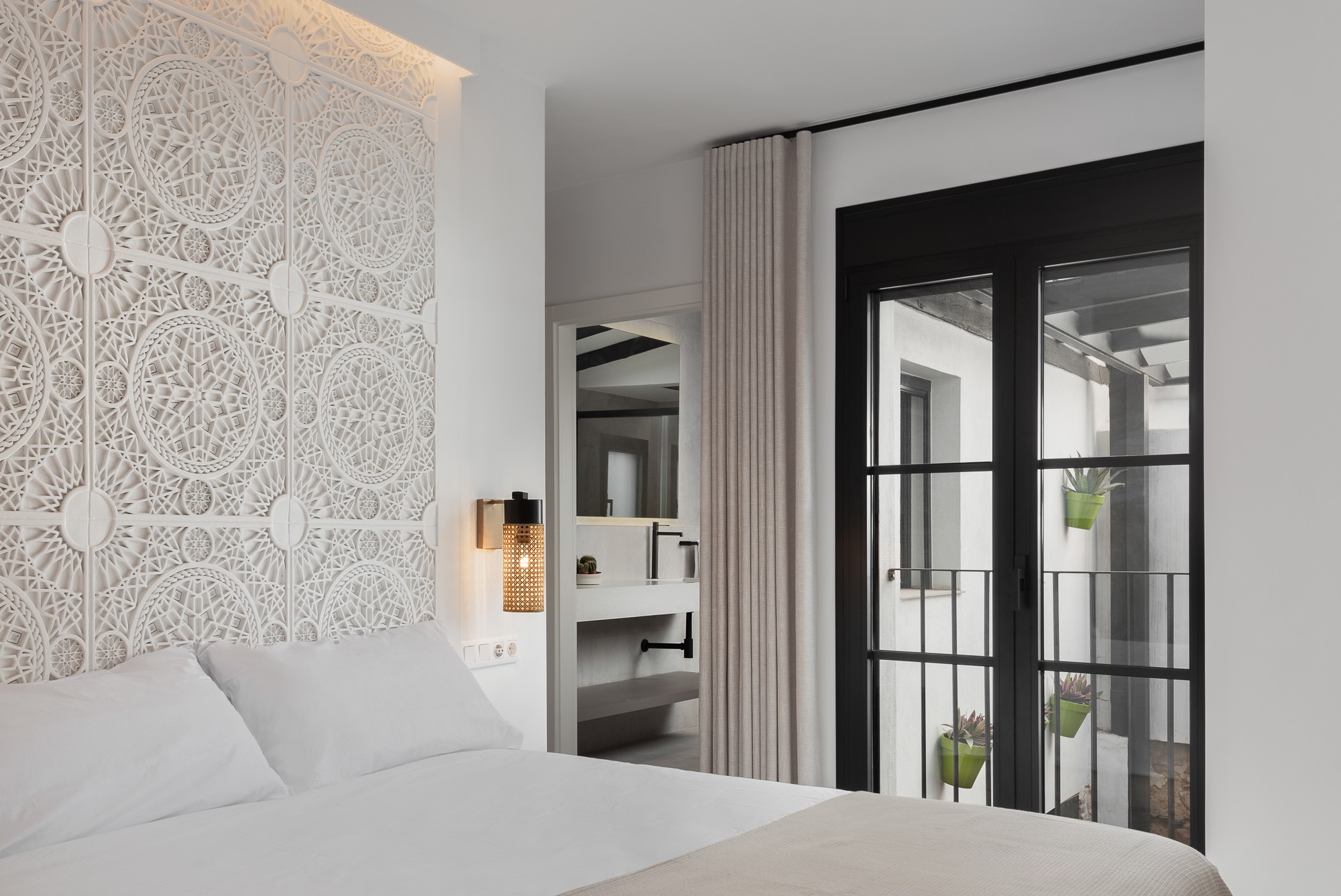Casa Adosada de 5 Dormitorios y 5 Baños en venta en Marbella Centro