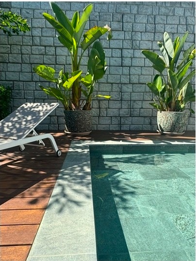 Casa de 5 Dormitorios y 7 Baños en venta en El Rosario, Marbella