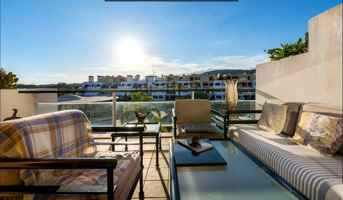 Ático de 3 Dormitorios en venta en Benahavís