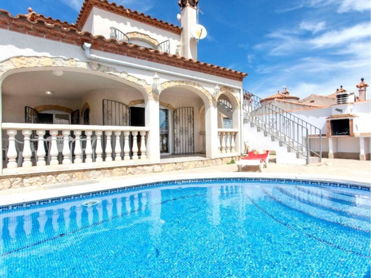 4 спални, 2 бани - Редова къща за продажба в Mont-Roig del Camp