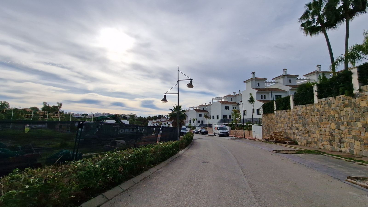 Terreno en venta en La Alqueria, Estepona