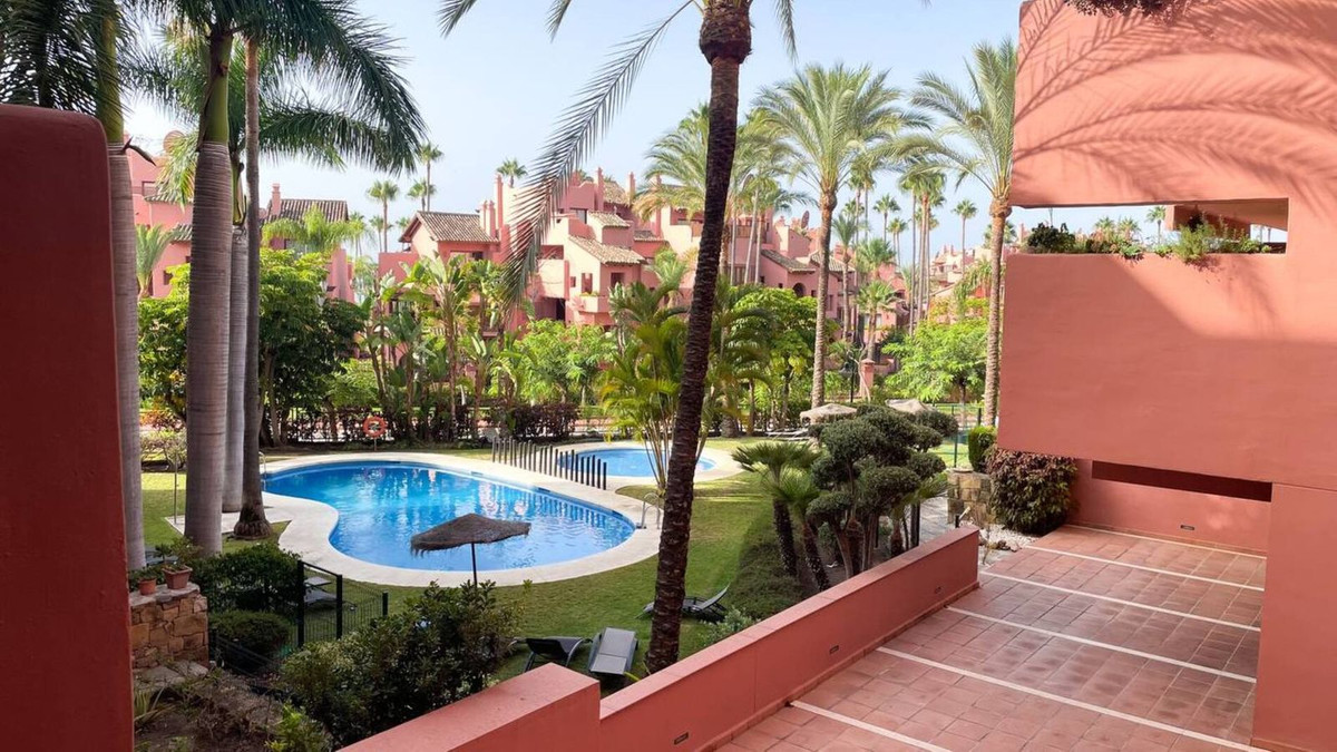 Piso de 3 Dormitorios en venta en Estepona