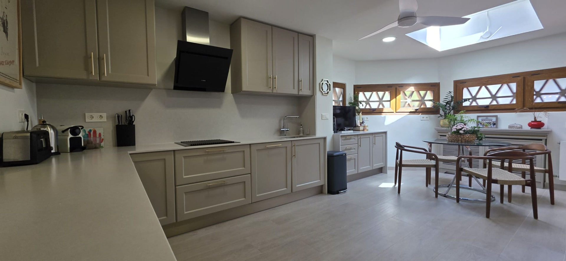 Casa de 4 Dormitorios en alquiler vacacional en Milla de Oro, Marbella