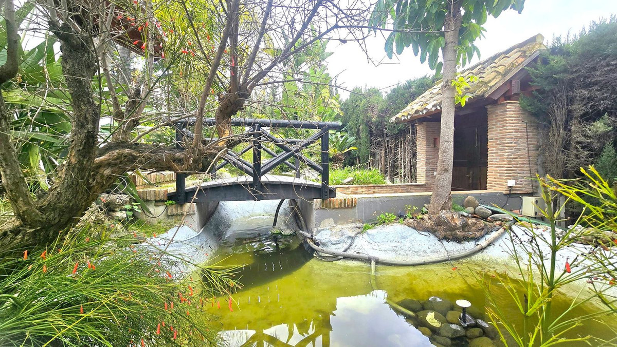 8 спални - Вила за продажба в Nueva Andalucia, Marbella