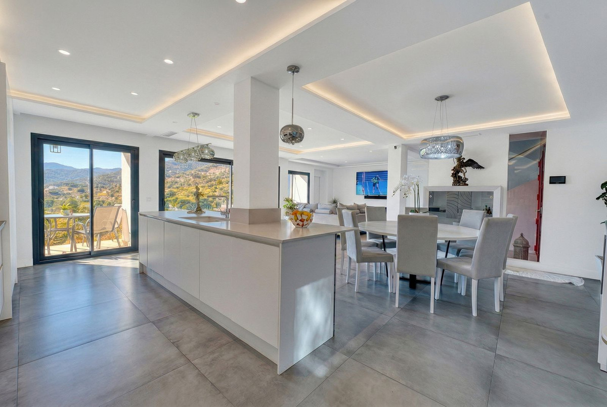 Casa de 4 Dormitorios en venta en Istán