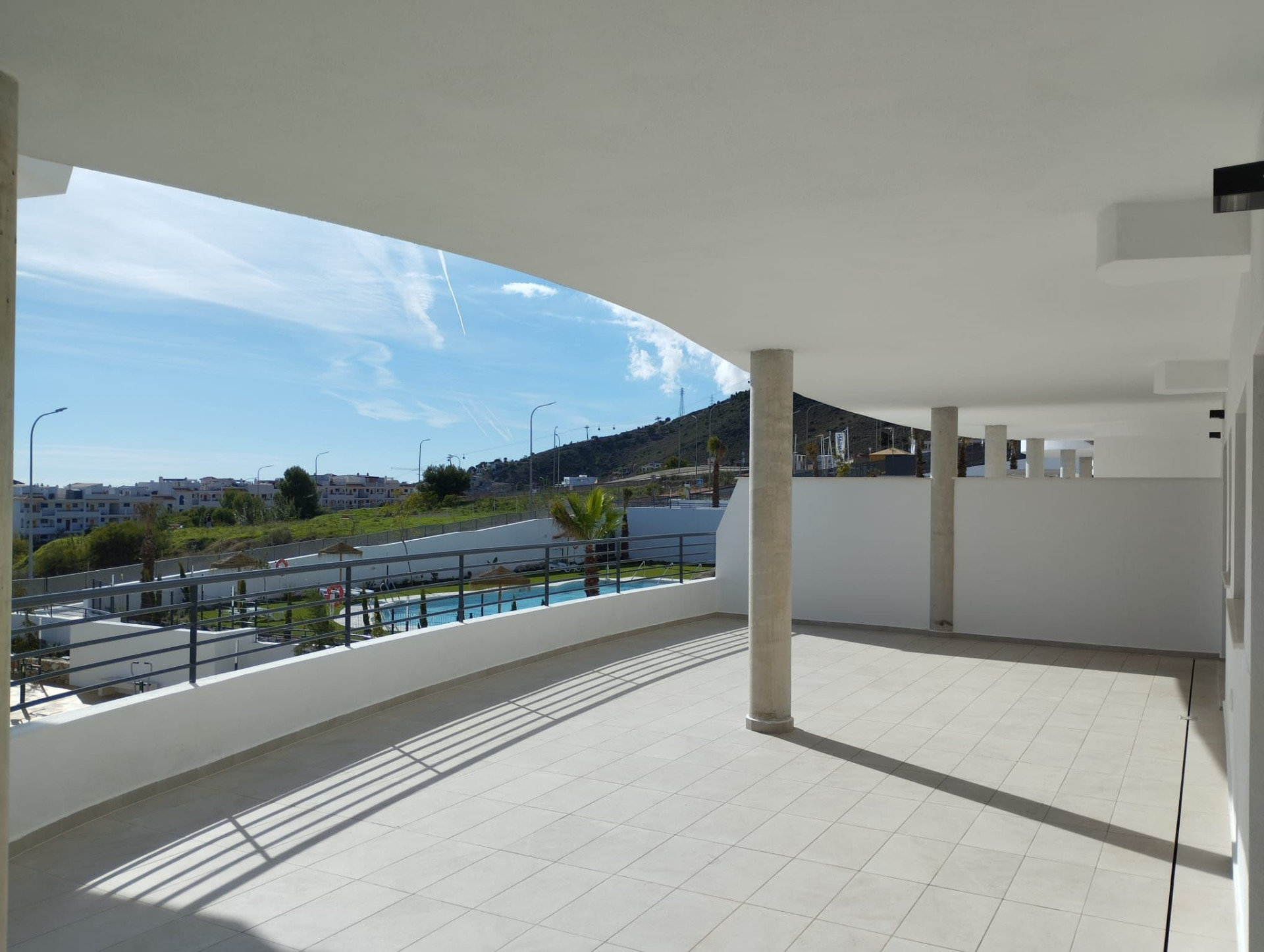 Piso de 3 Dormitorios en venta en Arroyo de la Miel, Benalmádena