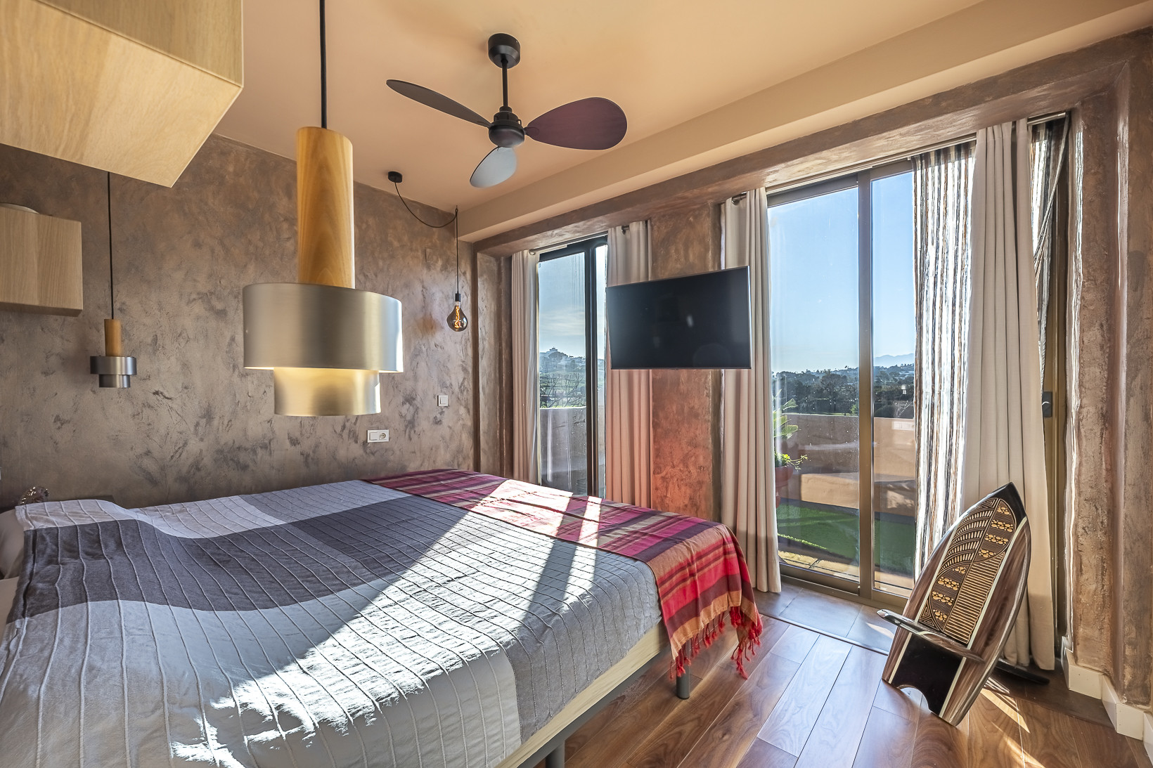 Ático de 3 Dormitorios y 2 Baños en venta en Estepona