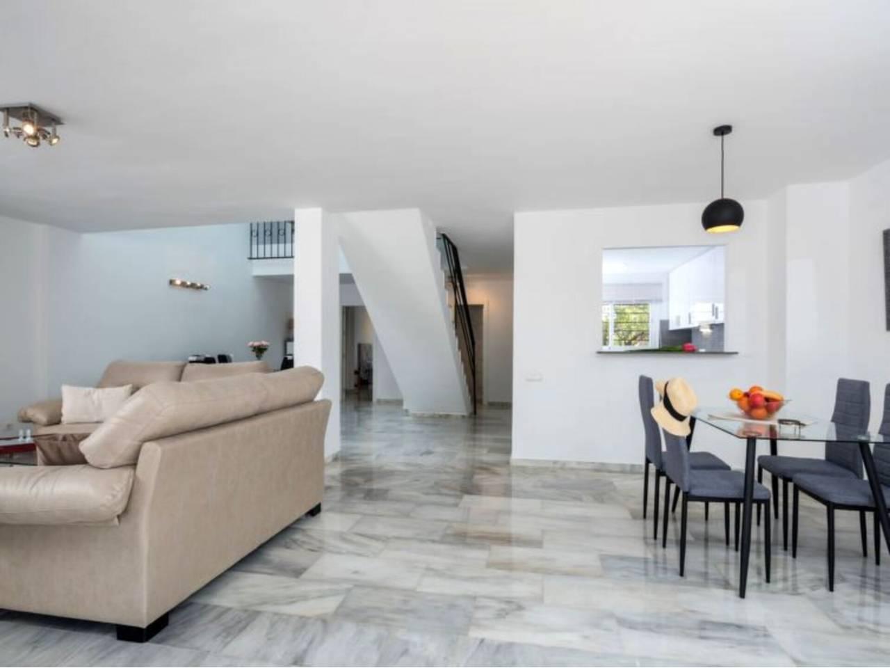 3 Bed, 3 Bath - Townhouse for Sale in La Alqueria, Estepona