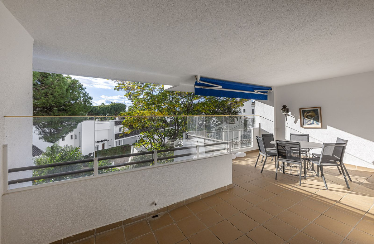 Piso de 2 Dormitorios y 2 Baños en venta en Puerto Banús