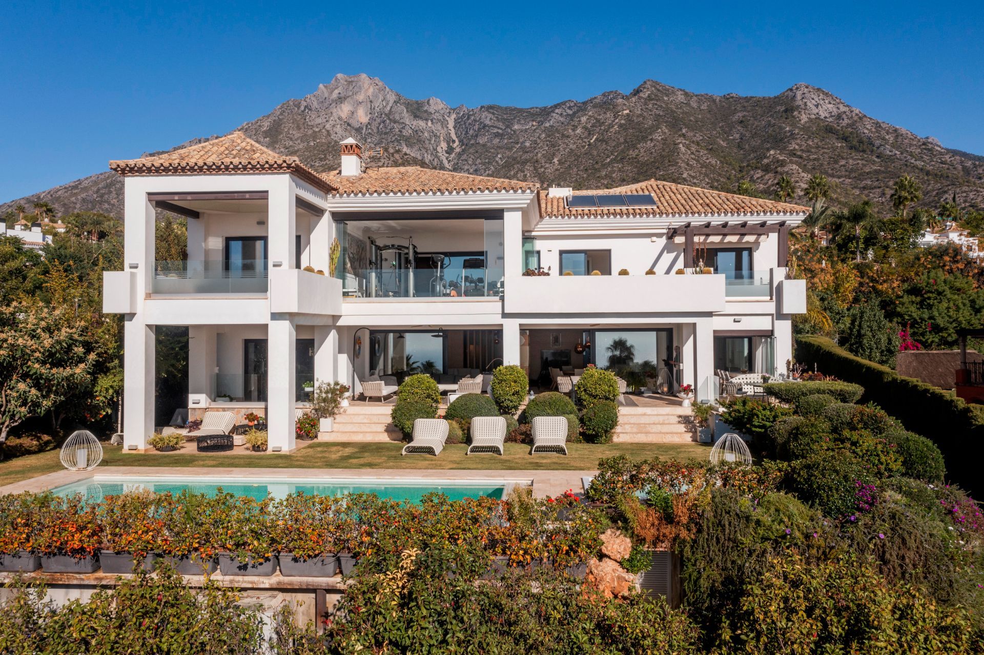 7 Bed, 7 Bath - Villa for Sale in Marbella Golden Mile