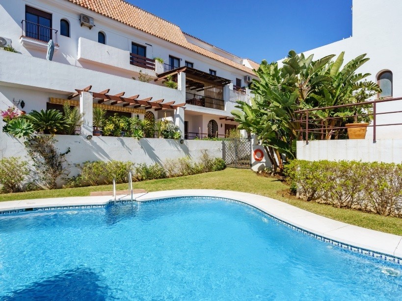 Piso de 3 Dormitorios y 3 Baños en venta en Milla de Oro, Marbella