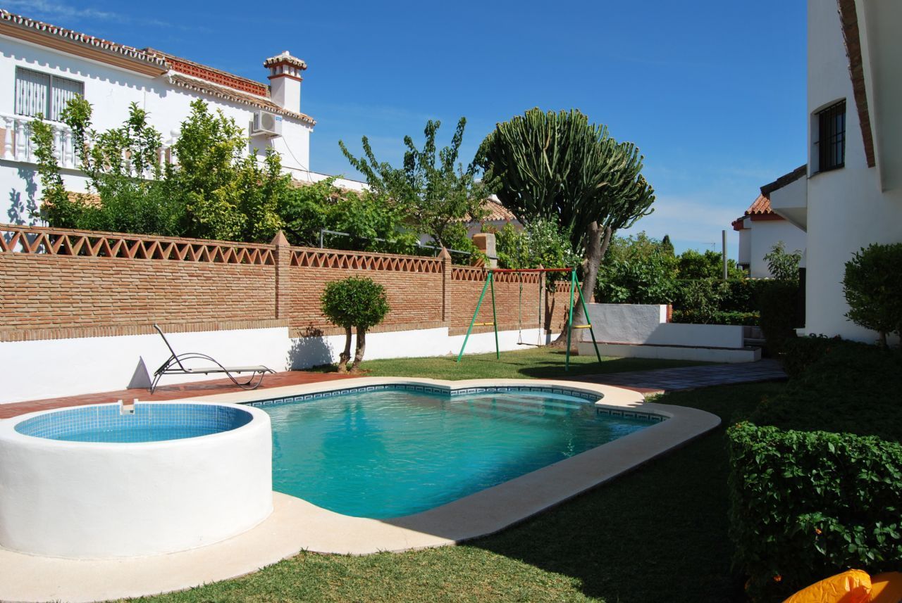 4 Bed, 3 Bath - Villa for Sale in Marbella