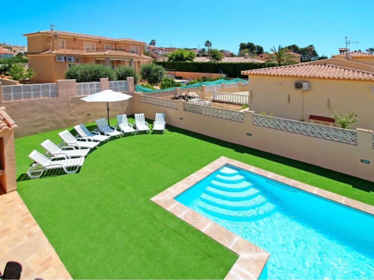 Casa Adosada de 8 Dormitorios en venta en Calp