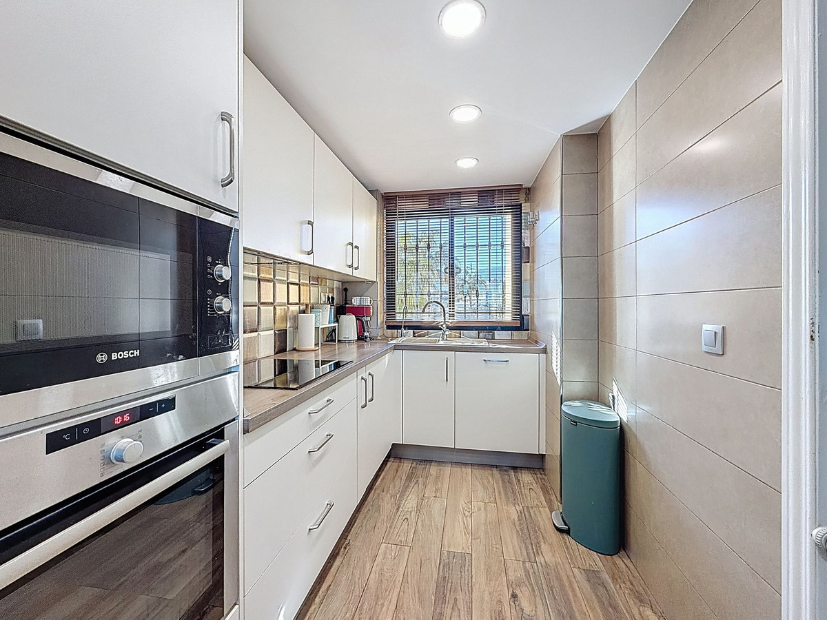 Piso de 2 Dormitorios y 2 Baños en venta en Nueva Milla de Oro, Estepona