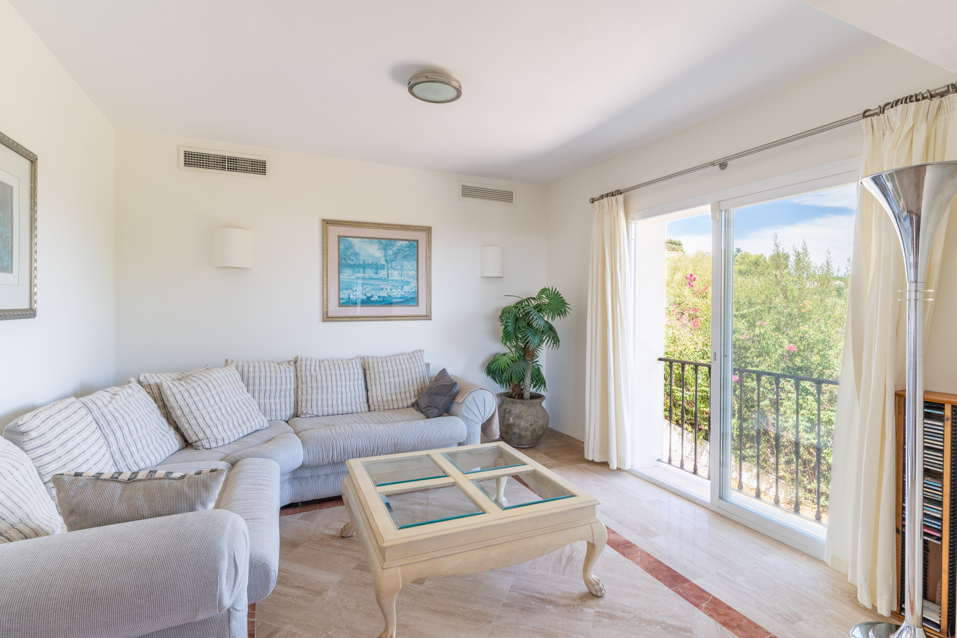 Casa de 5 Dormitorios y 4 Baños en venta en Los Almendros, Benahavís