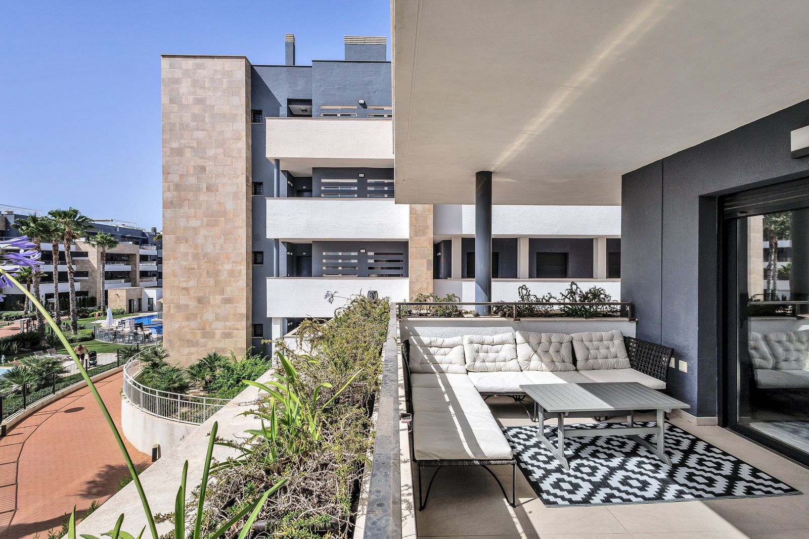 Piso de 3 Dormitorios y 2 Baños en venta en Orihuela Costa
