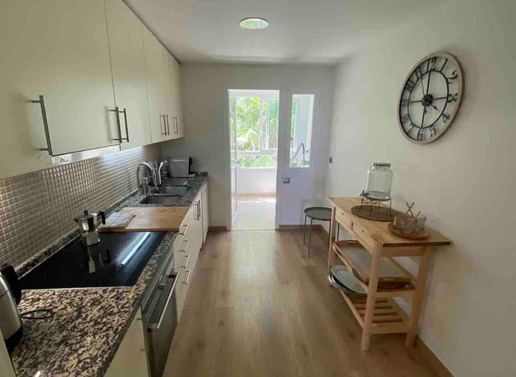 Piso de 3 Dormitorios y 2 Baños en venta en Benahavís