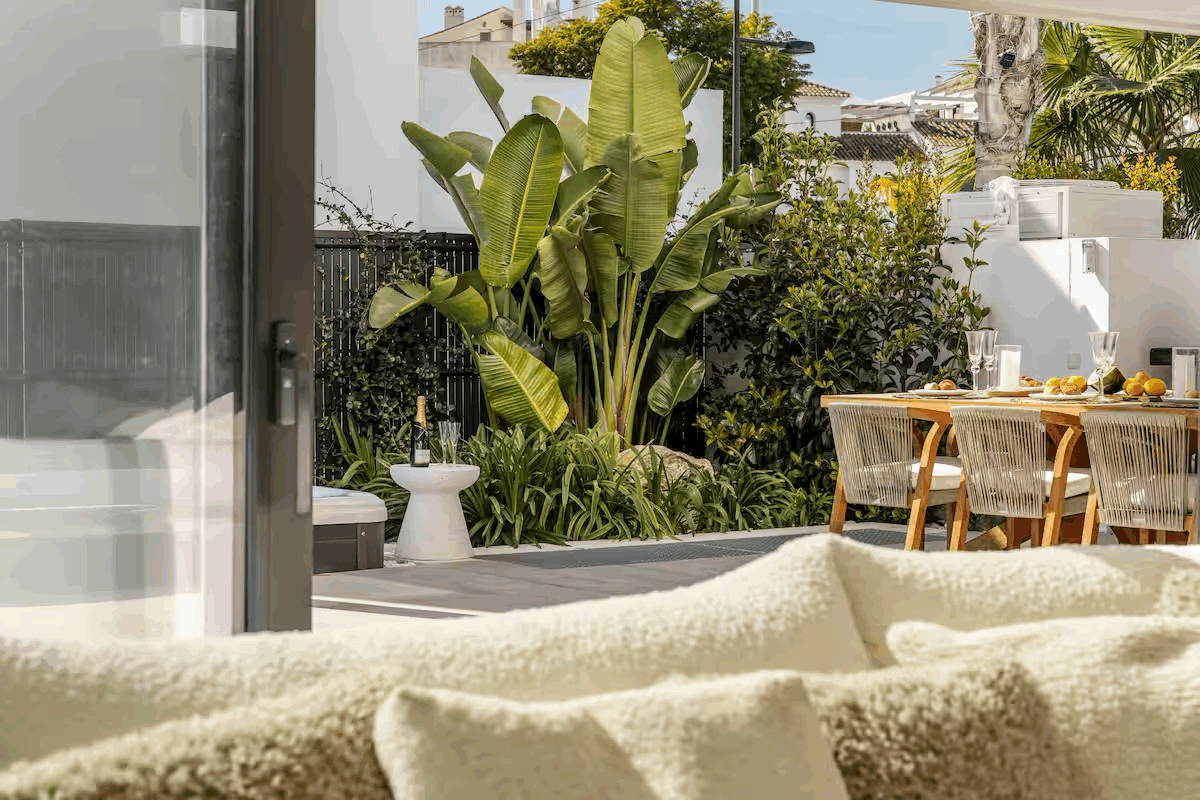 Casa de 4 Dormitorios en venta en El Paraíso, Estepona
