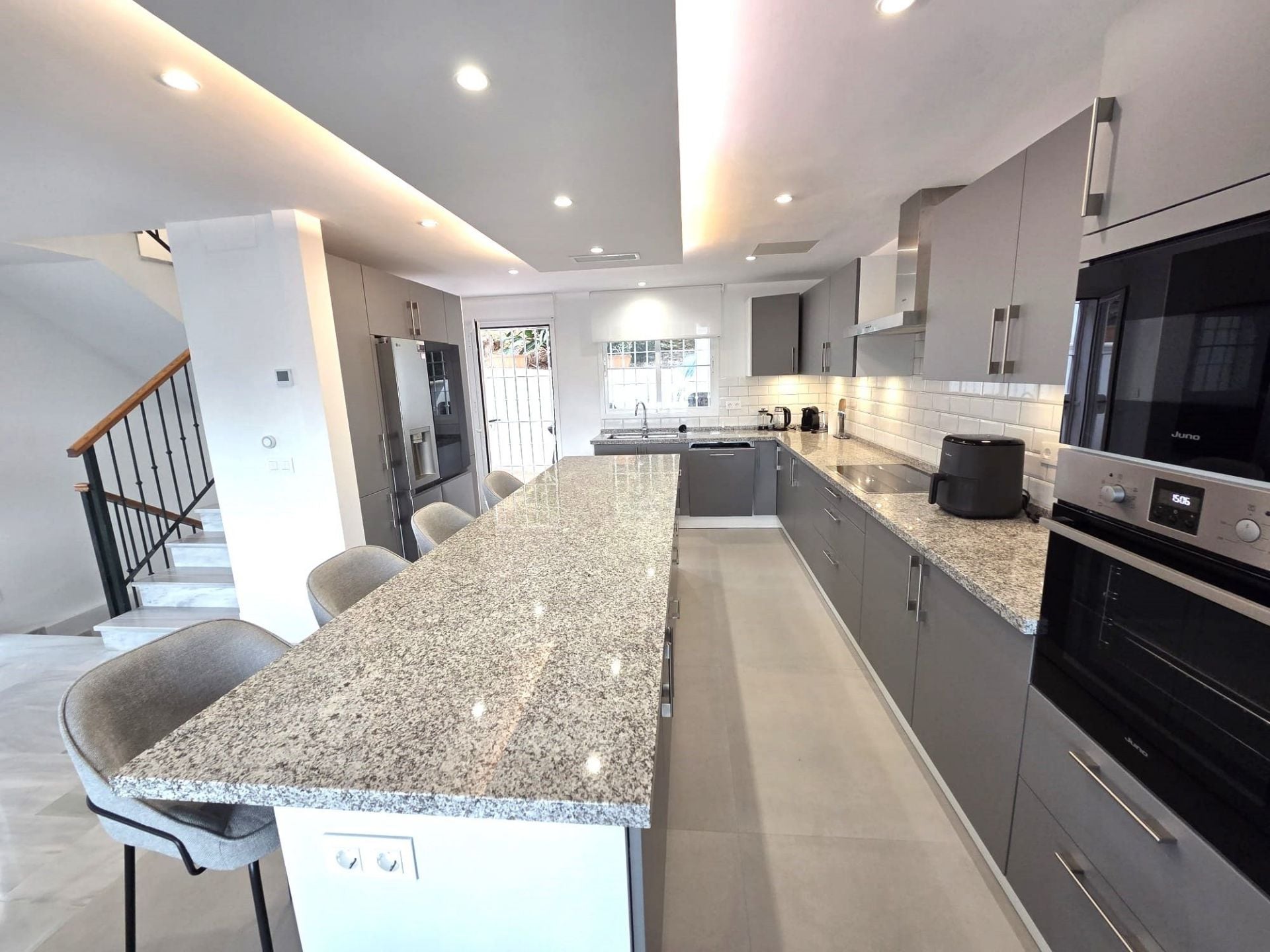 Casa de 4 Dormitorios y 3 Baños en venta en Cabopino, Marbella