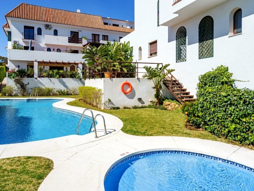 Piso de 3 Dormitorios y 3 Baños en venta en Milla de Oro, Marbella