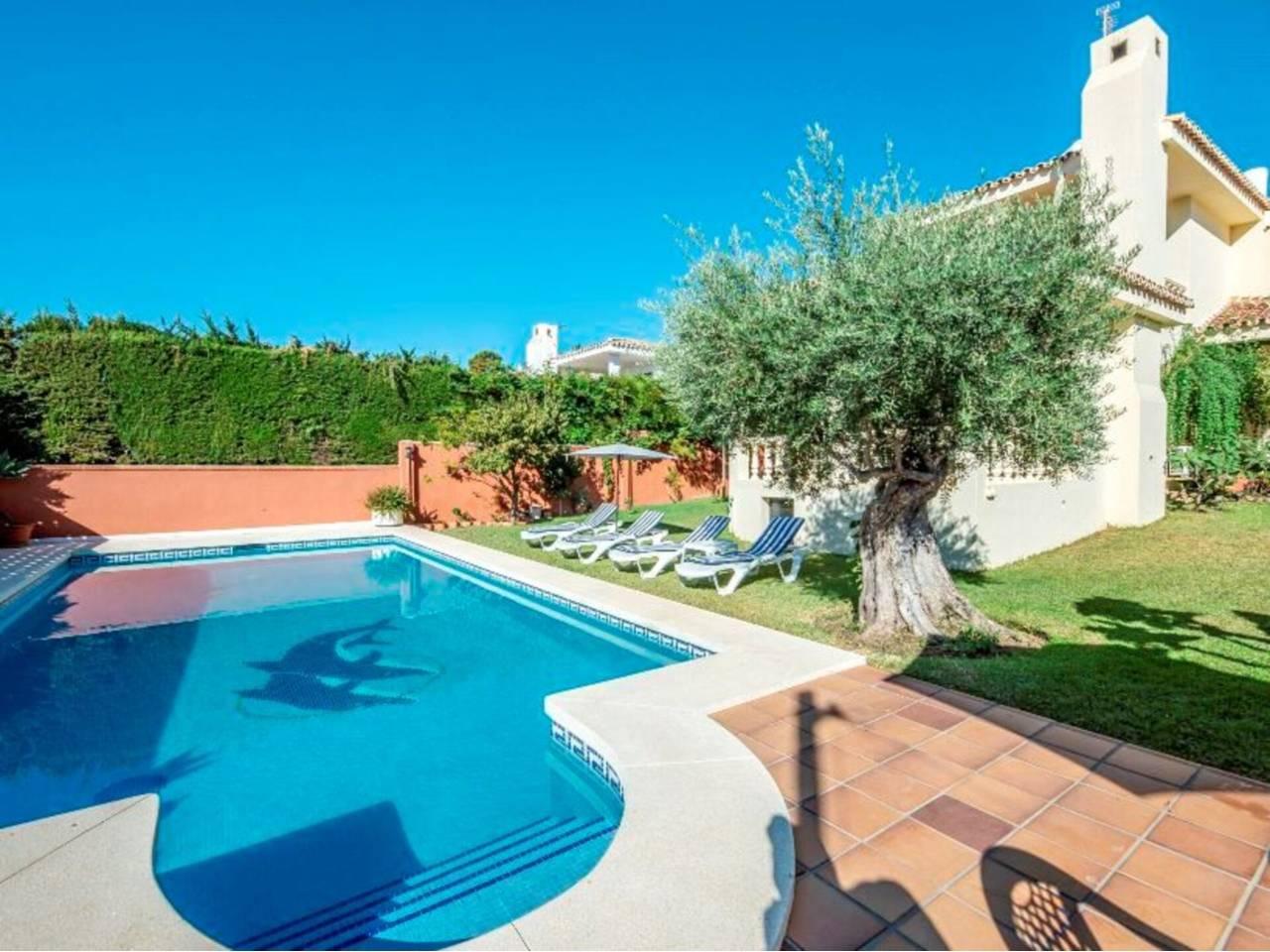 Casa de 3 Dormitorios en venta en Torremuelle, Benalmádena