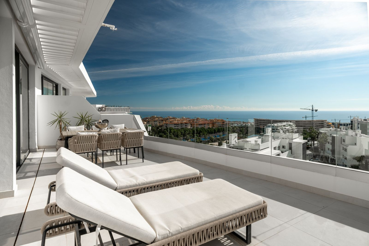Ático de 3 Dormitorios y 2 Baños en venta en Fuengirola