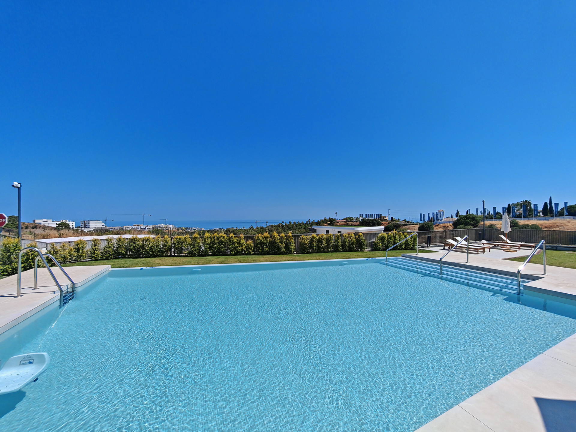 Piso de 3 Dormitorios y 2 Baños en venta en Estepona