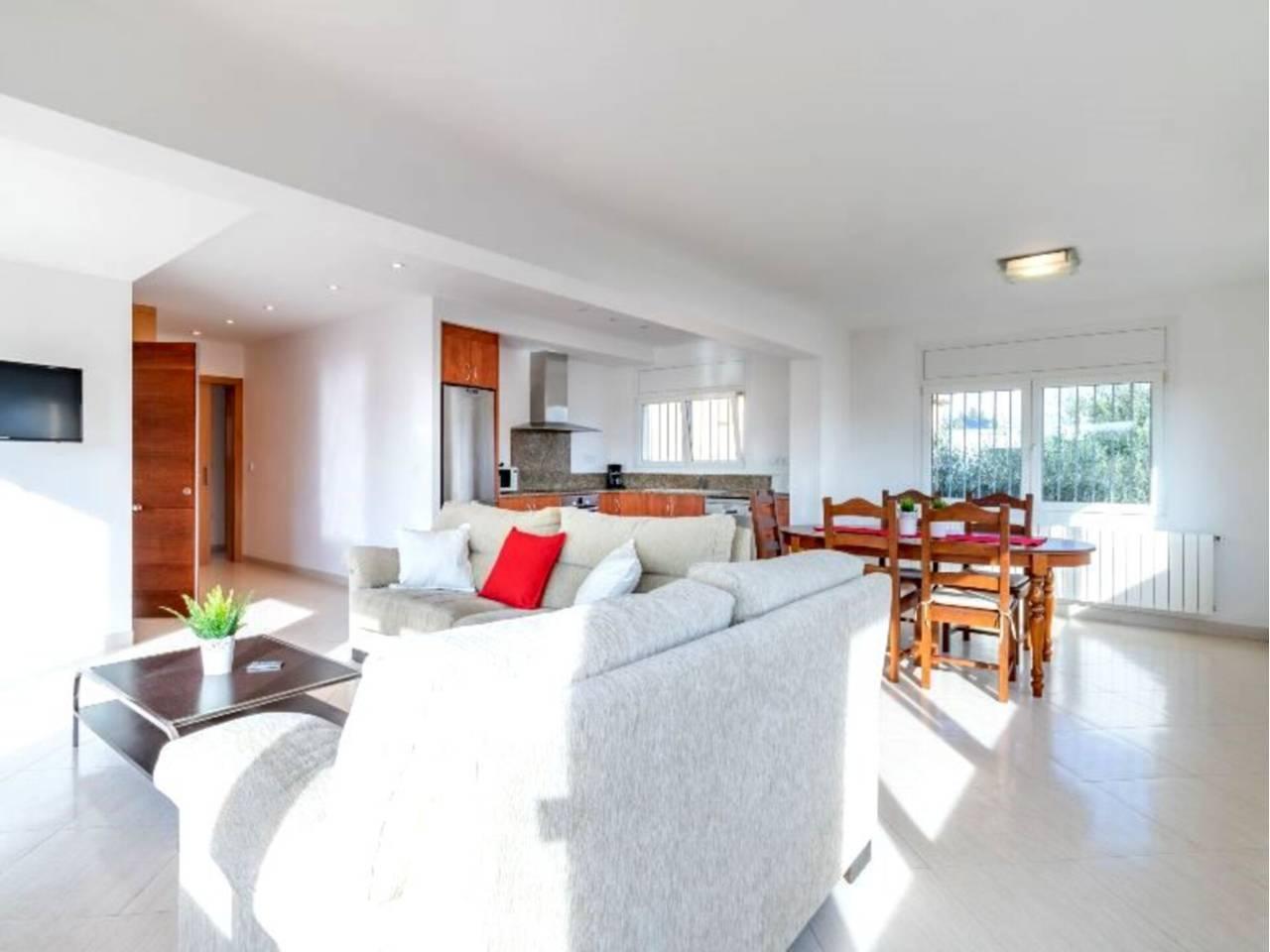 Casa Adosada de 5 Dormitorios y 3 Baños en venta en Empuriabrava