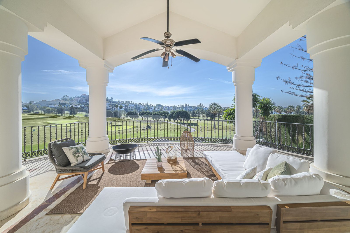 Casa de 7 Dormitorios y 7 Baños en venta en Nueva Andalucía, Marbella