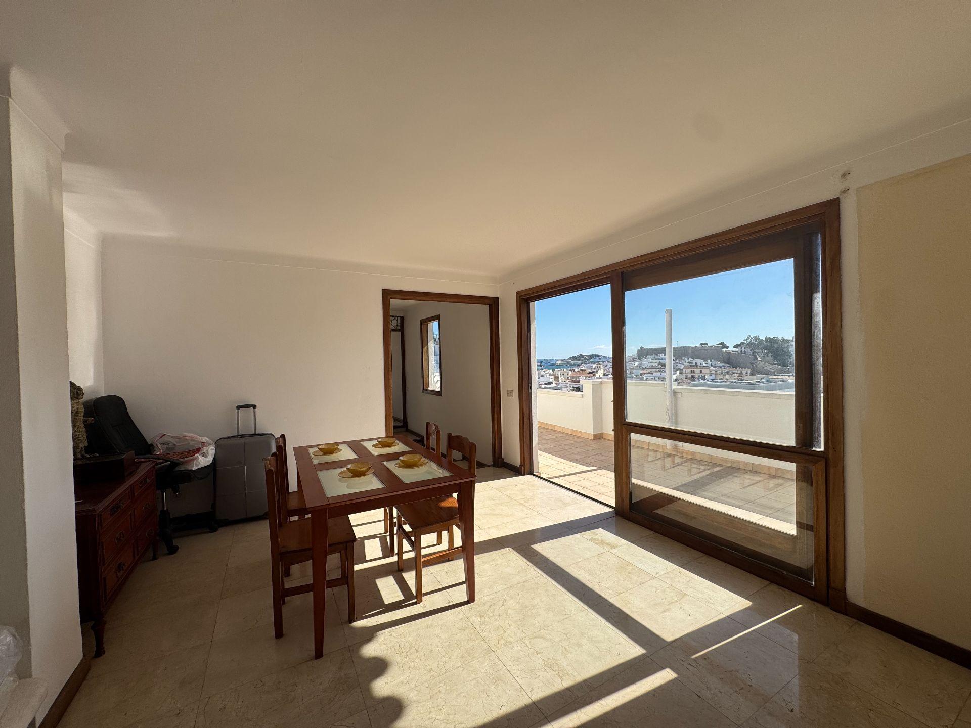 Ático de 4 Dormitorios y 4 Baños en venta en Eivissa