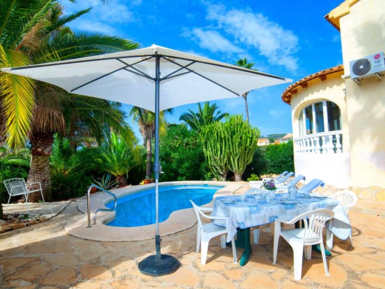 Casa Adosada de 2 Dormitorios y 2 Baños en venta en Calp