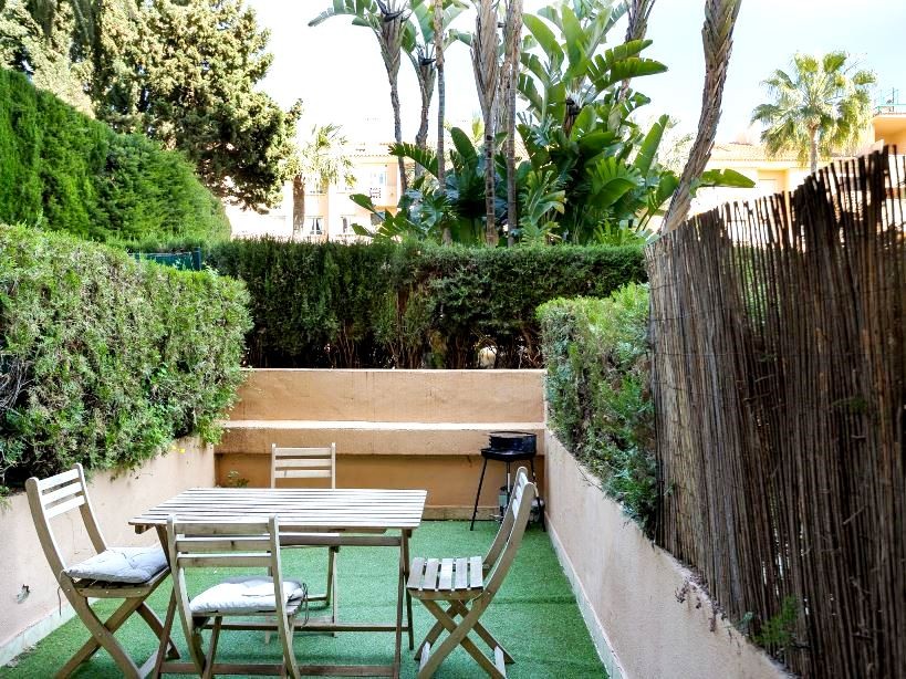 Piso de 2 Dormitorios en venta en Cabopino, Marbella