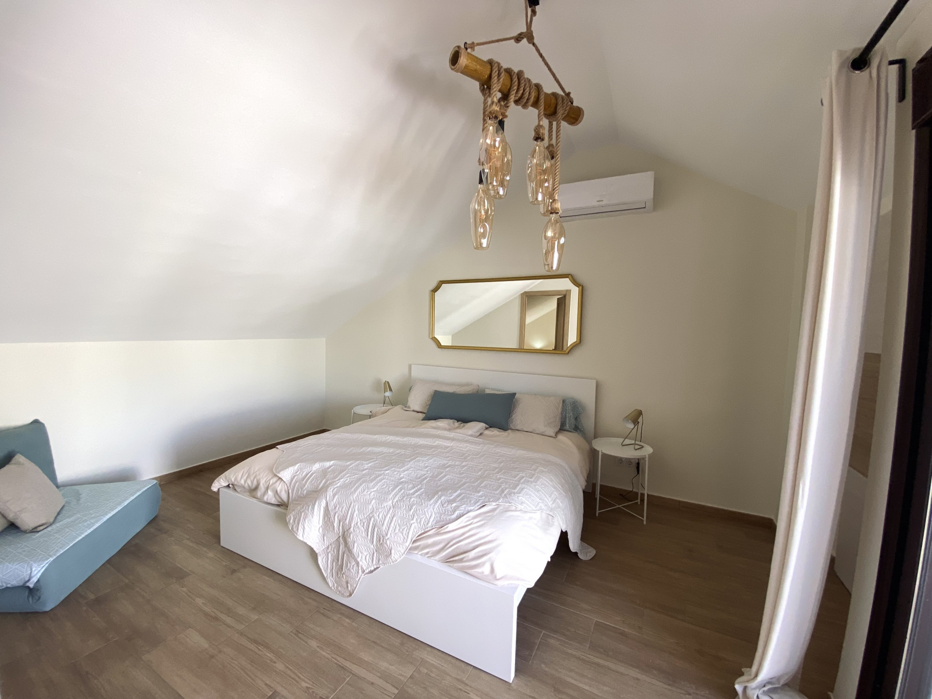 Ático de 3 Dormitorios y 2 Baños en venta en Nueva Andalucía, Marbella