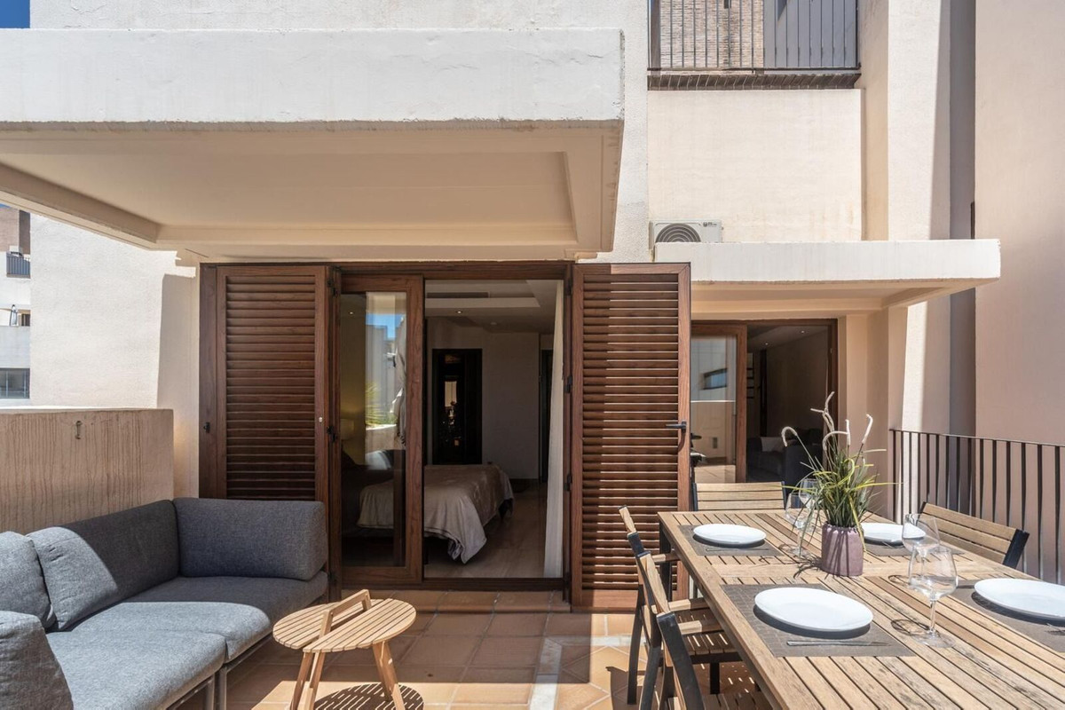 Ático de 2 Dormitorios y 2 Baños en venta en Estepona