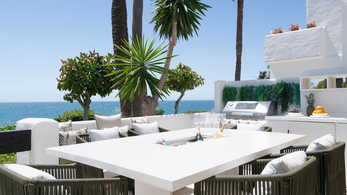 Piso de 3 Dormitorios y 3 Baños en venta en Milla de Oro, Marbella