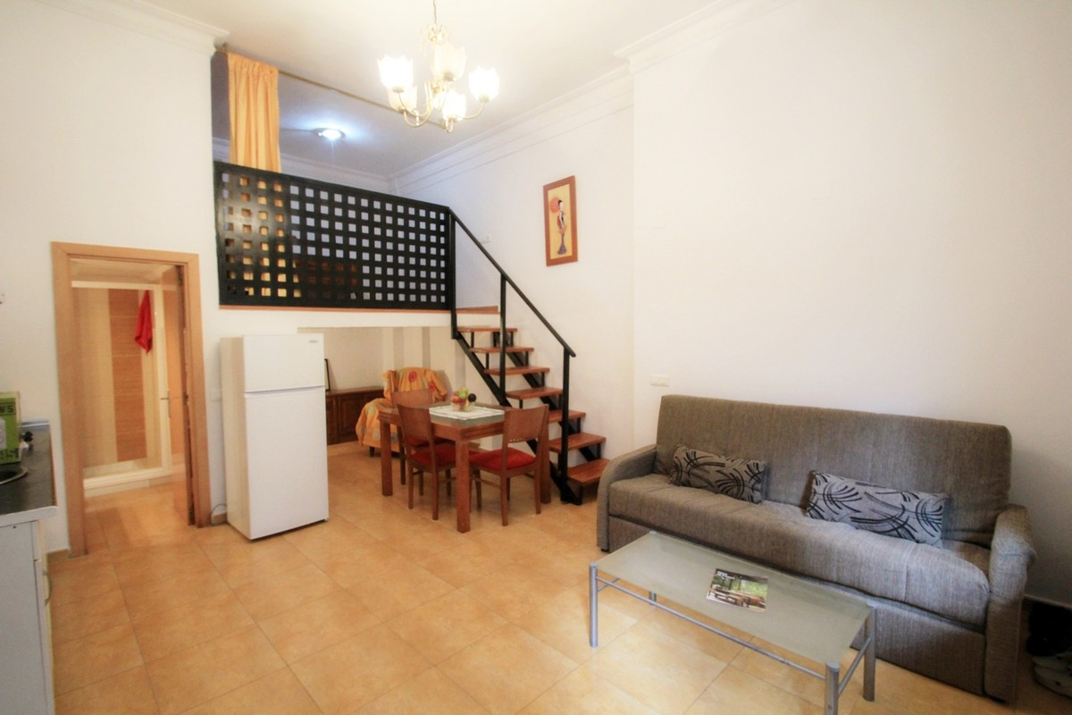 Piso de 1 Dormitorio y 1 Baño en venta en Torremolinos