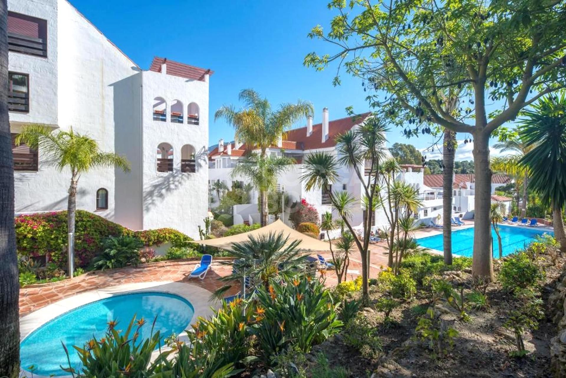 Ático de 2 Dormitorios y 2 Baños en alquiler vacacional en Nueva Andalucía, Marbella