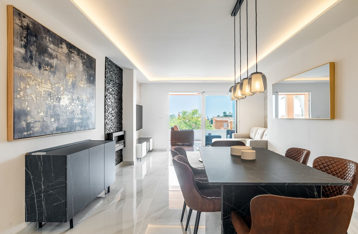 2 спални, 2 бани - Апартамент за продажба в Elviria, Marbella