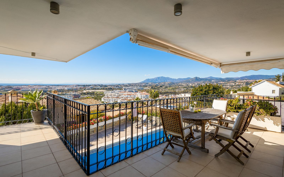 Casa de 4 Dormitorios en venta en Nueva Andalucía, Marbella