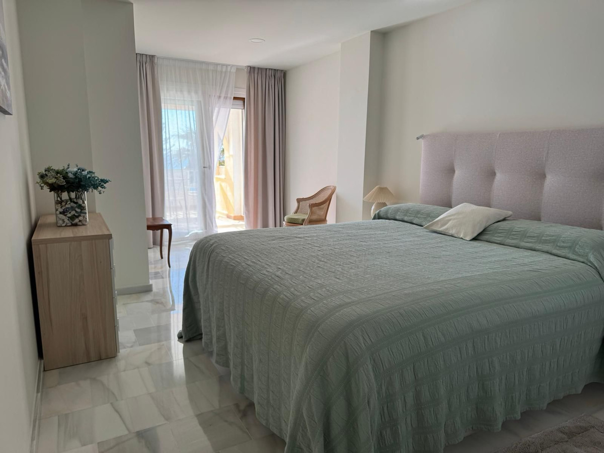 Piso de 2 Dormitorios en alquiler en Estepona