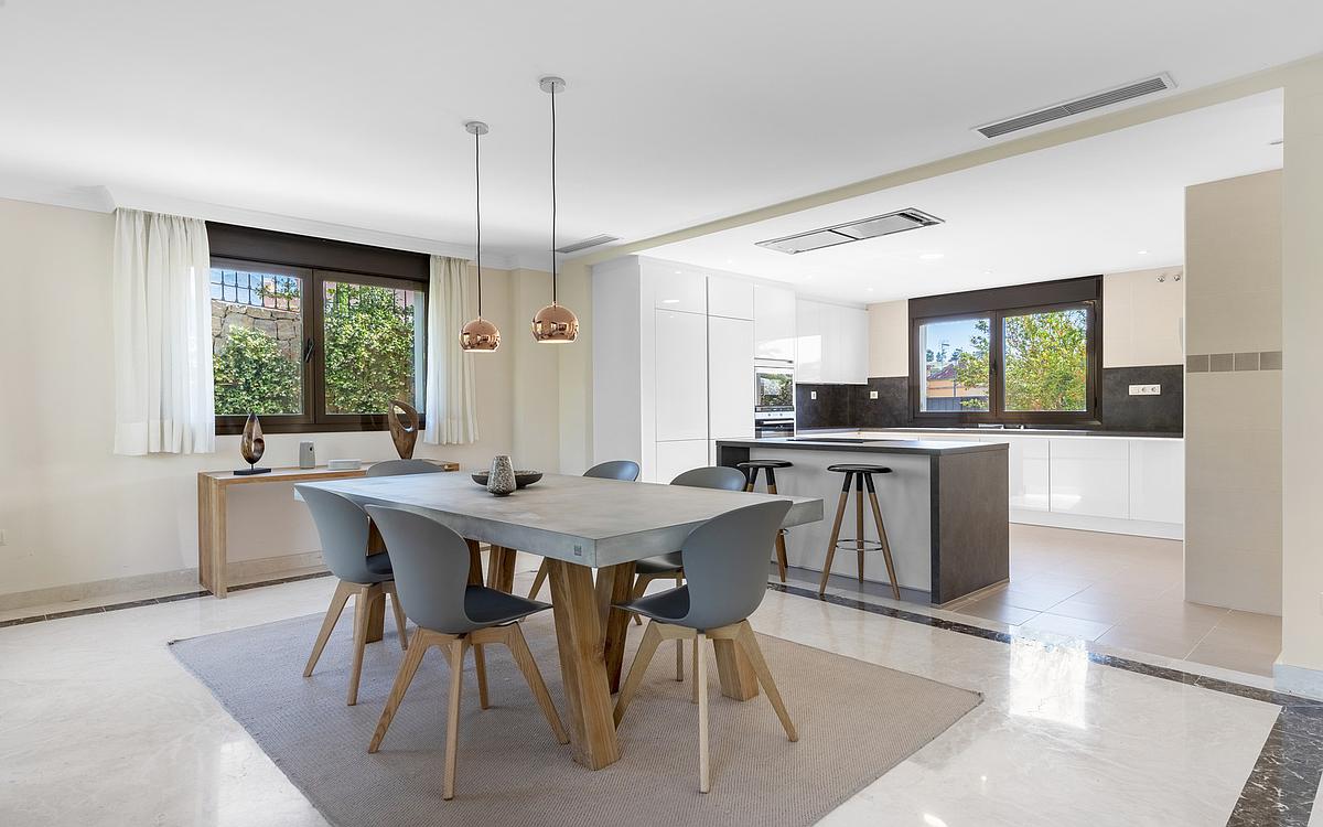 Casa de 3 Dormitorios y 2 Baños en venta en Estepona