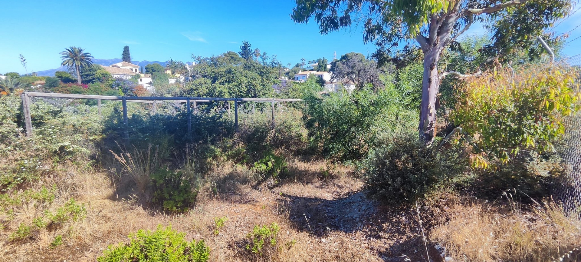 Terreno en venta en El Rosario, Marbella