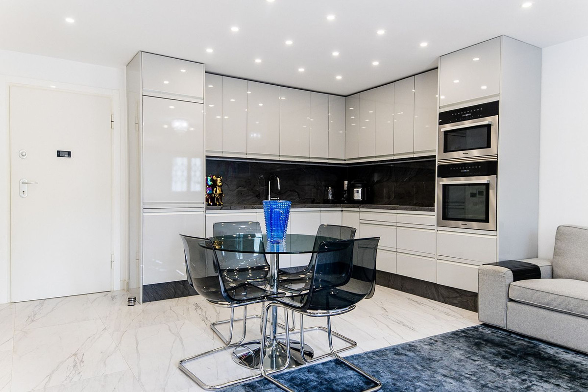 Casa Adosada de 4 Dormitorios y 3 Baños en venta en Cabopino, Marbella