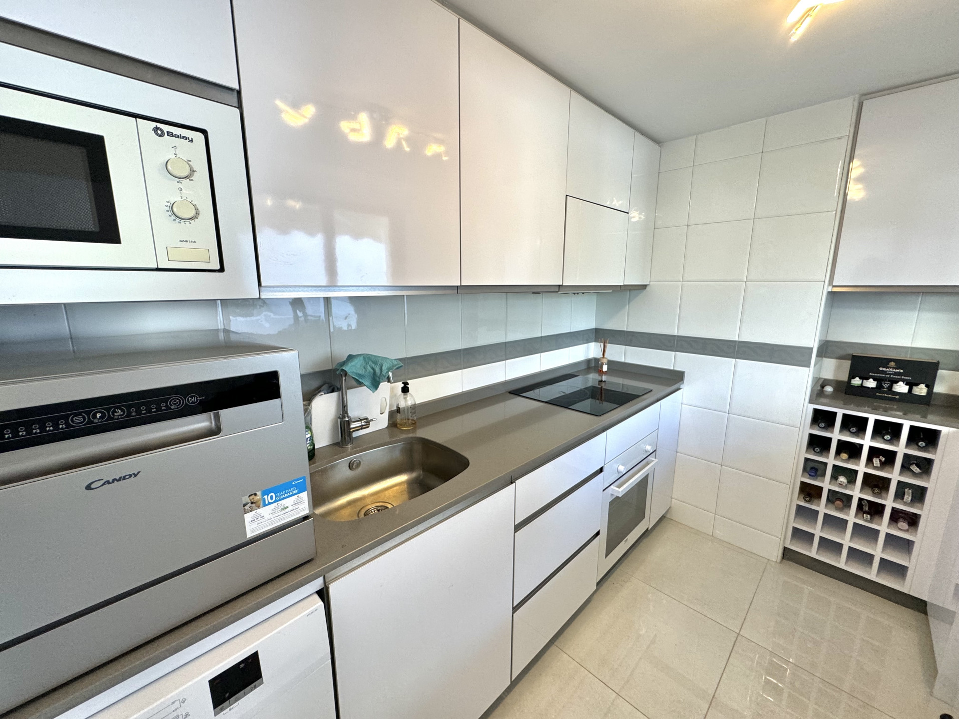 Ático de 2 Dormitorios y 2 Baños en alquiler vacacional en Nueva Andalucía, Marbella