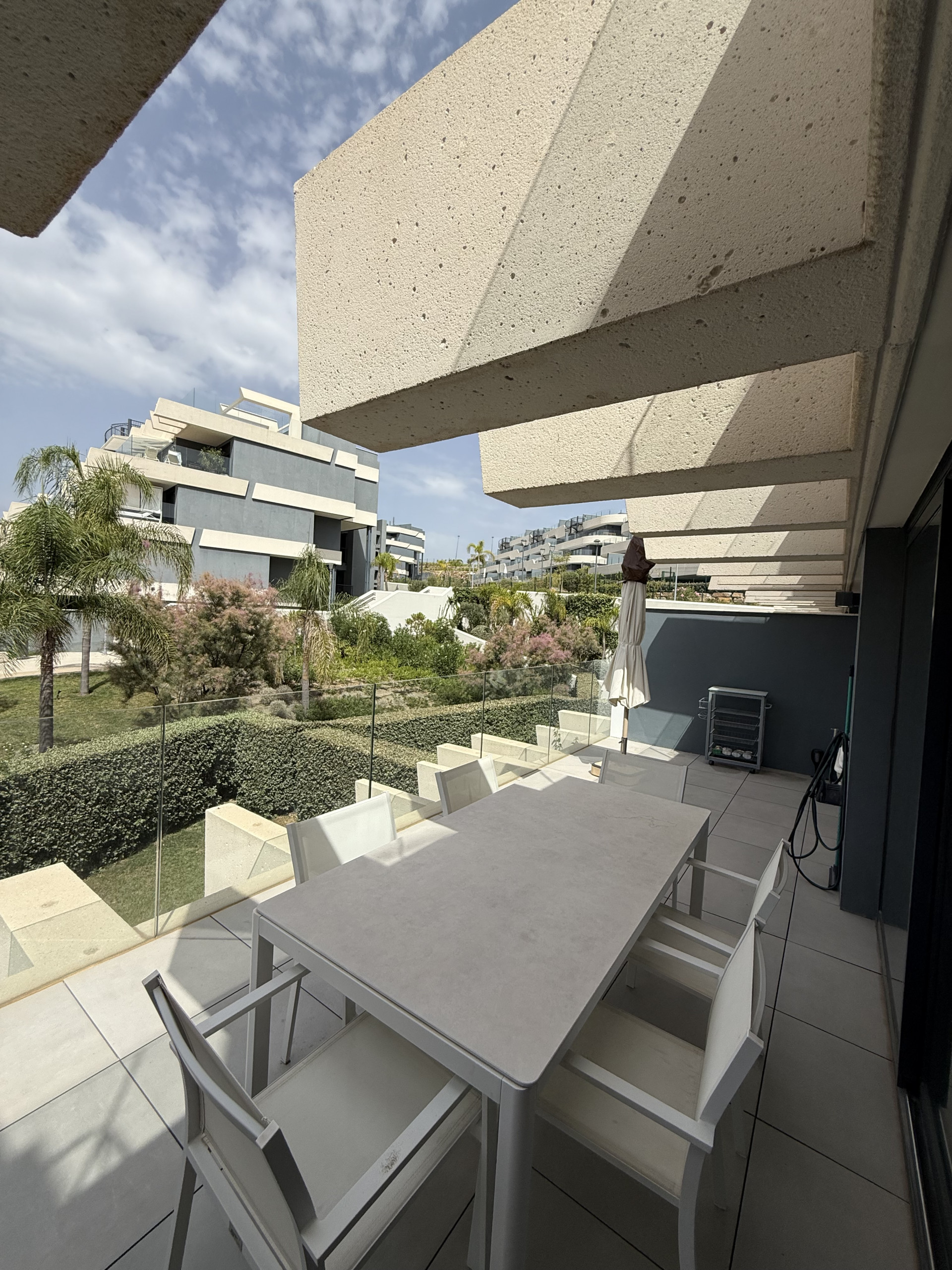 Piso de 2 Dormitorios en venta en Estepona