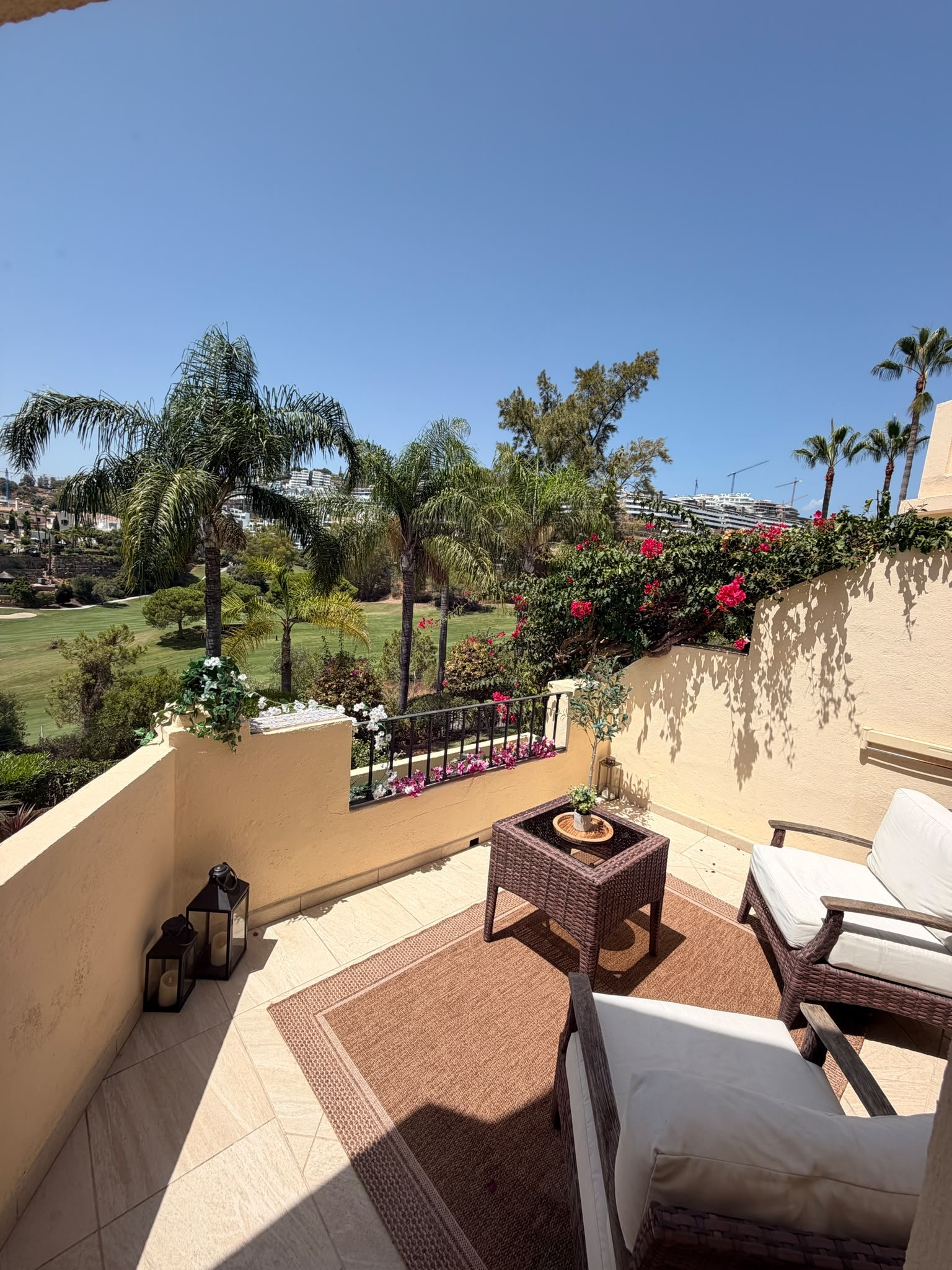 Casa Adosada de 3 Dormitorios en alquiler en La Quinta, Benahavís