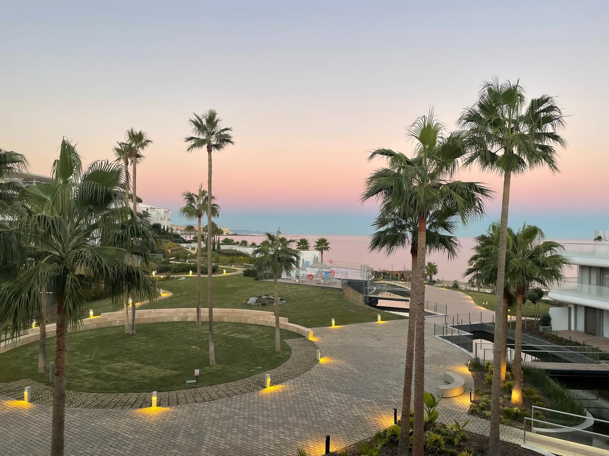 Piso de 4 Dormitorios y 3 Baños en venta en Estepona